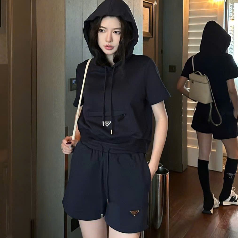 Set áo cotton mũ và quân ngắn Prada 9