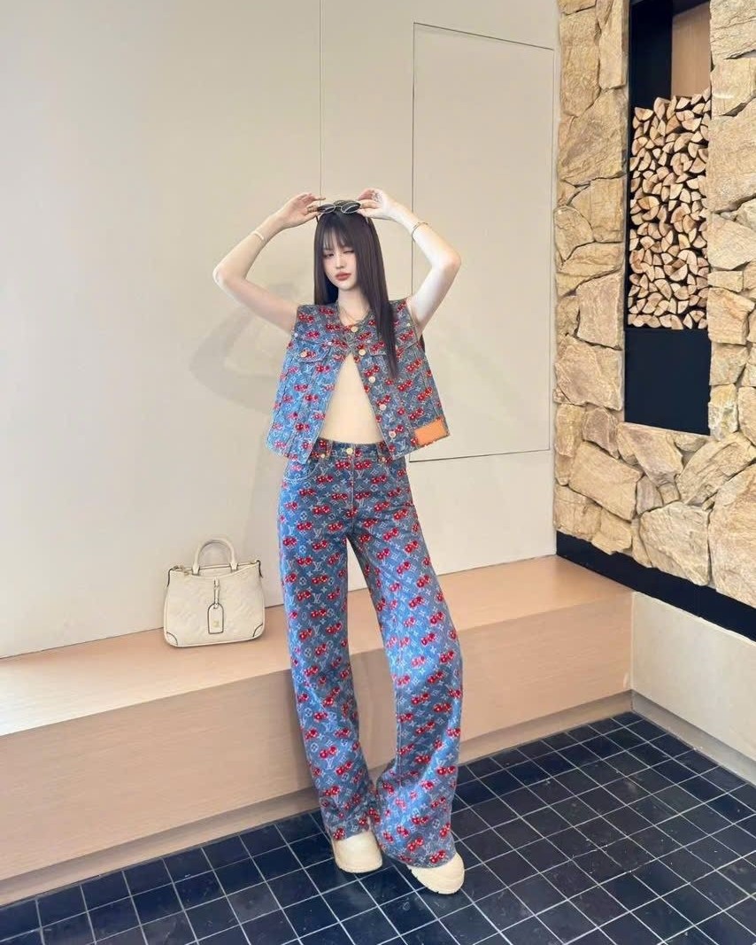 Set full bộ áo thun quần short và quần dài LV họa tiết cherry 4