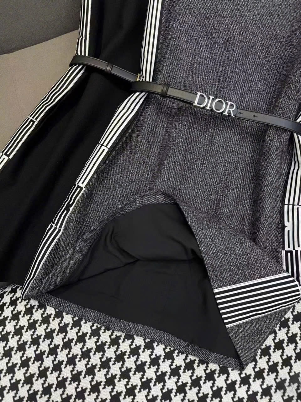 Áo đầm sát nách nữ Dior đen xám 15