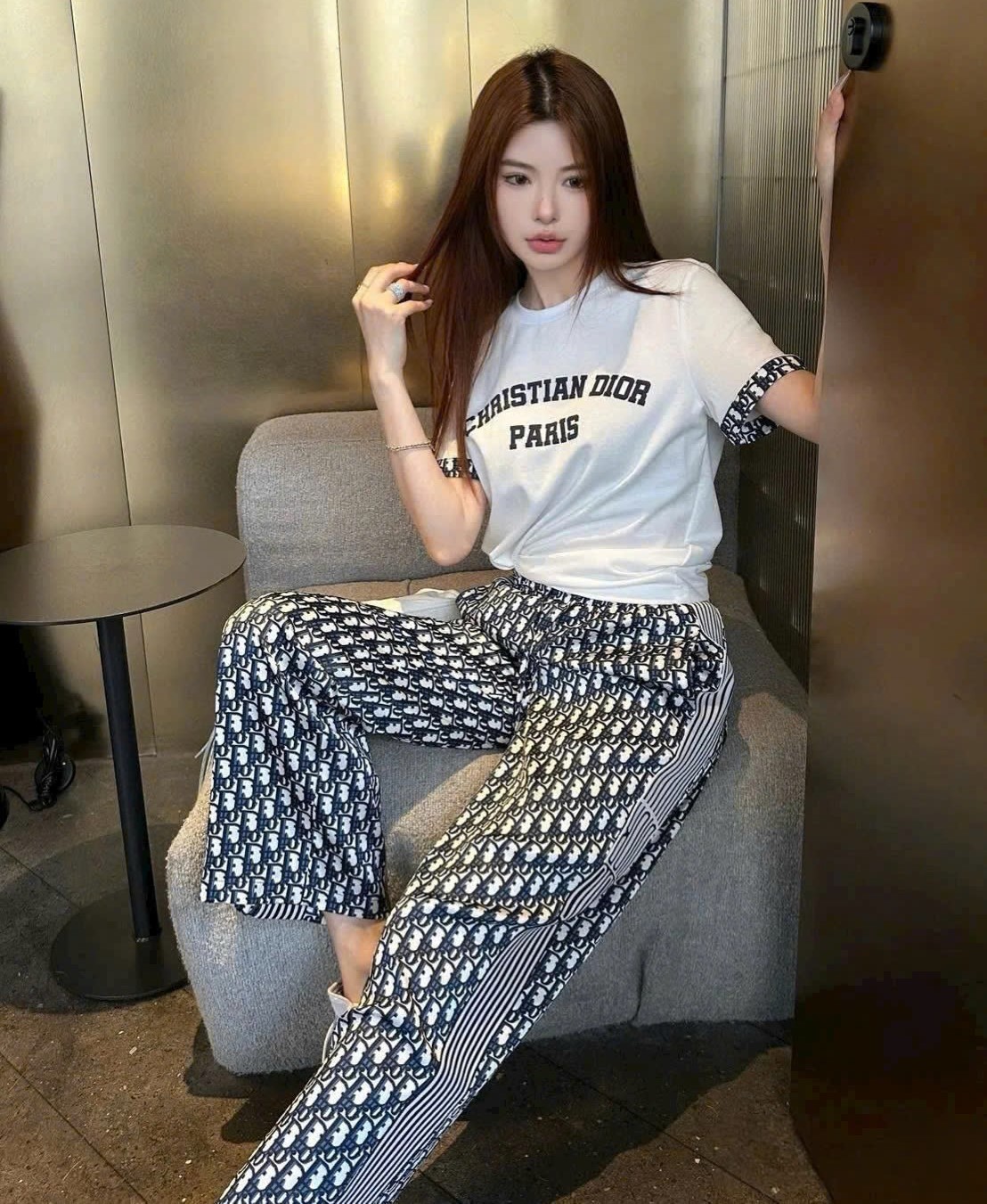 Quần dài nữ họa tiết hãng Dior 8