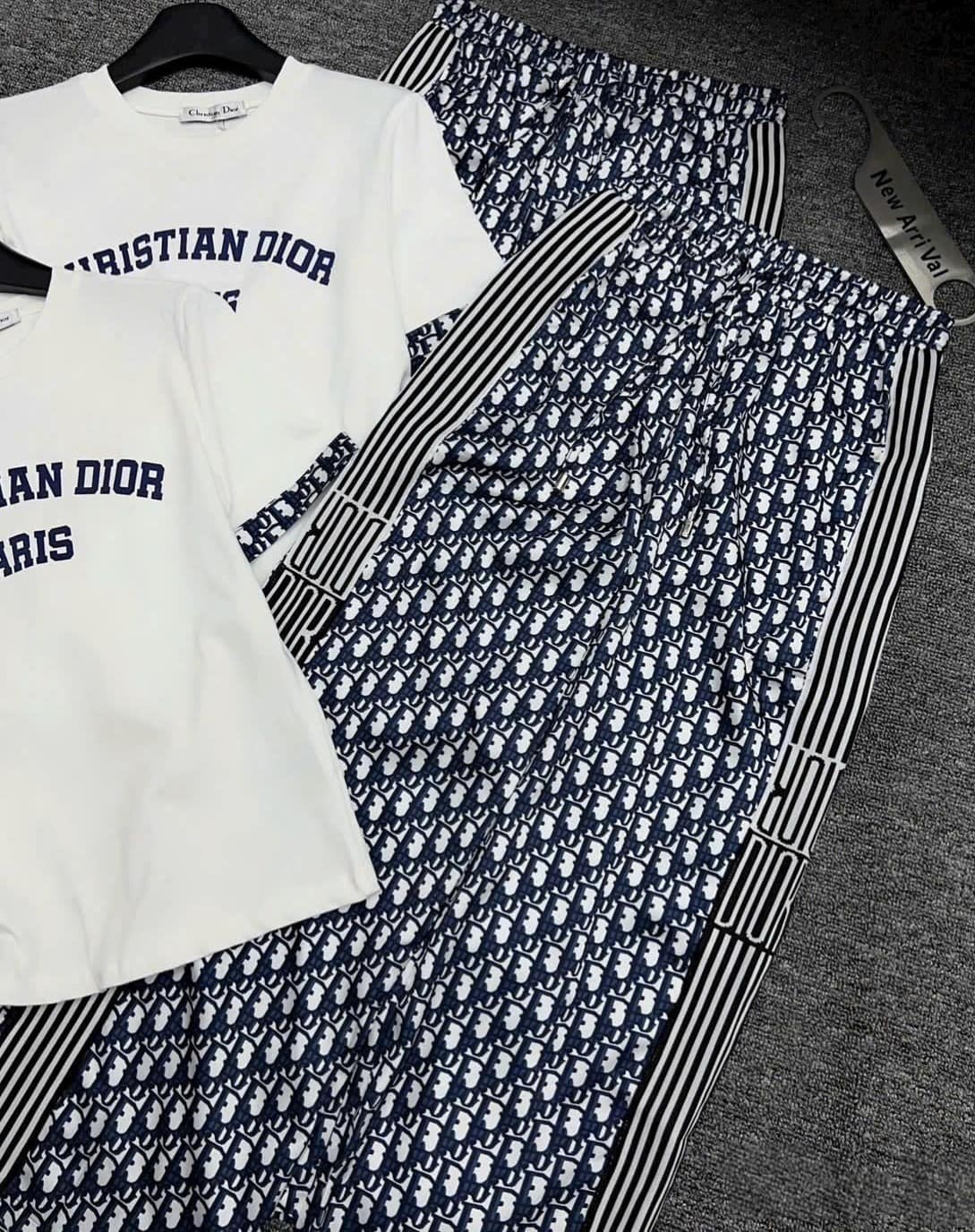 Quần dài nữ họa tiết hãng Dior 10