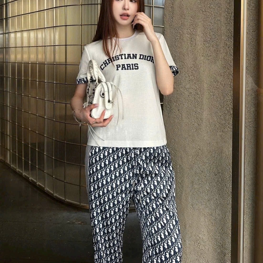 Quần dài nữ họa tiết hãng Dior 11