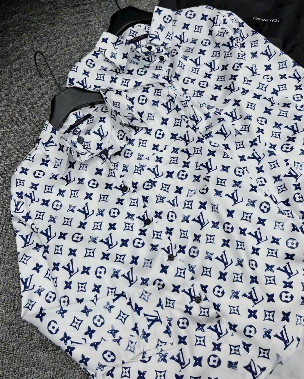 Sơ mi trắng nữ họa tiết hãng LV 4