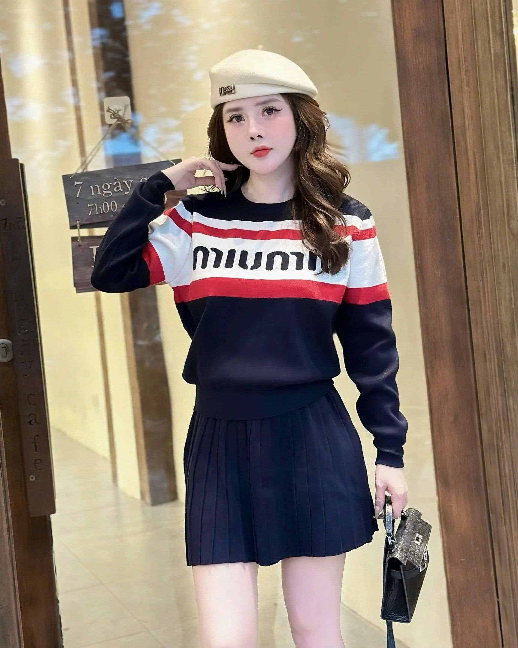 Áo tay dài váy ngắn xòe len Miu Miu 2