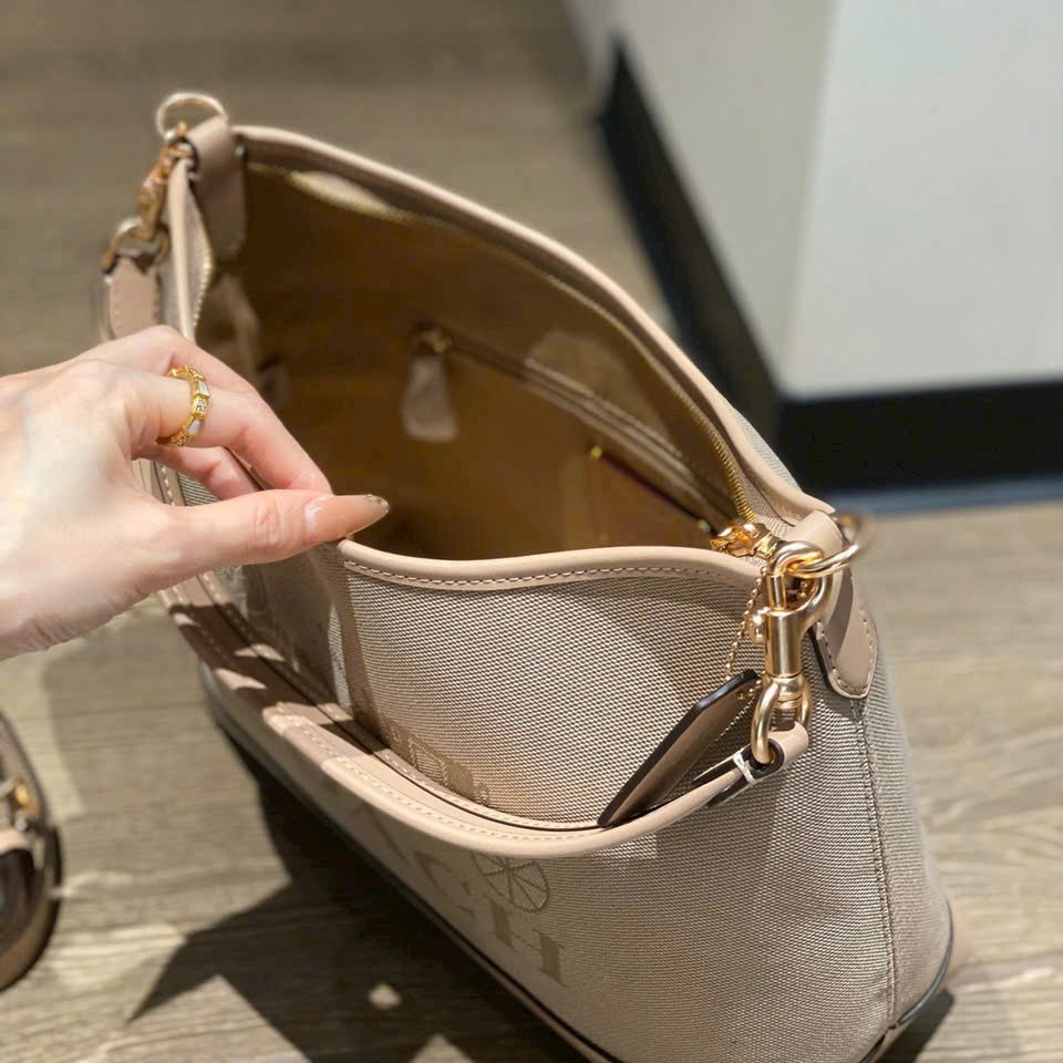 Túi Coach nữ Laurel Shoulder Bag With Horse And Carriage Dark Natural Multi CAK91 7