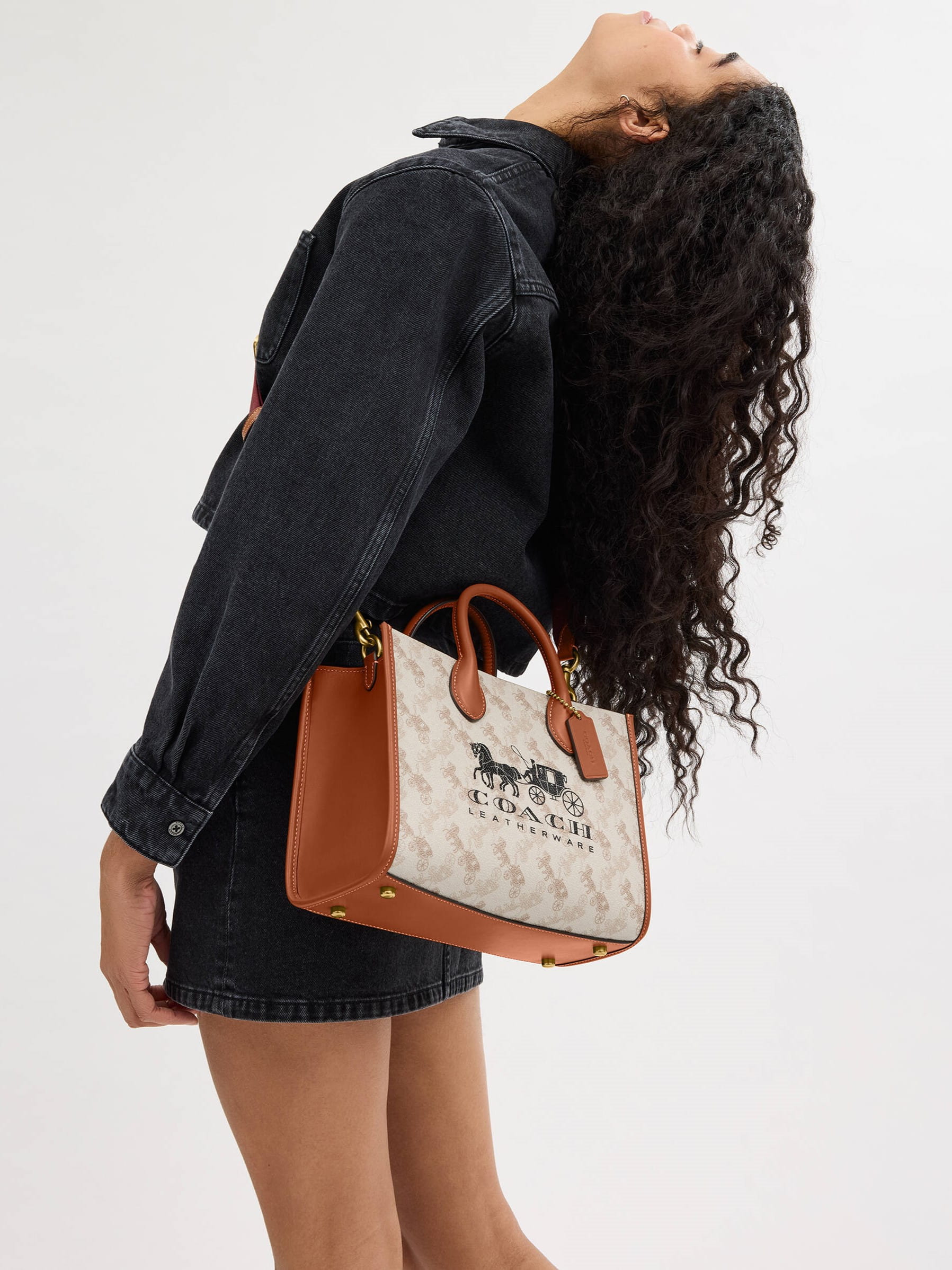 Túi Coach nữ Ace Tote 26 With Horse And Carriage Print Beige CR680 1