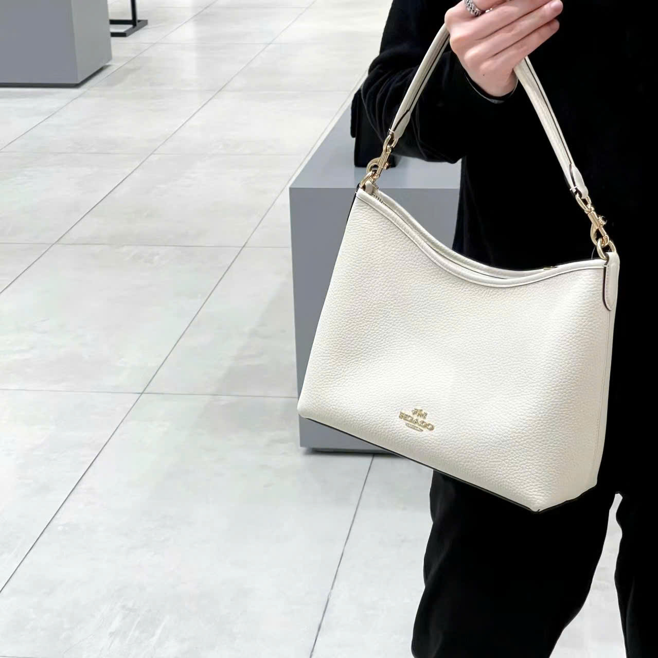 Túi Coach Laurel Large Shoulder Bag Chalk CY684 6