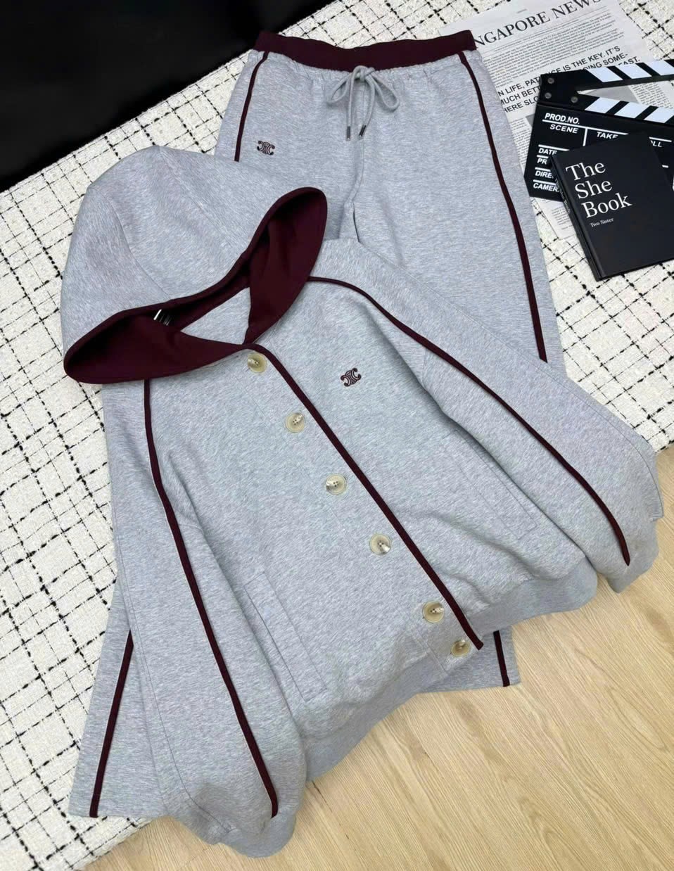 Set áo khoác có nón quần dài suông Celine 1