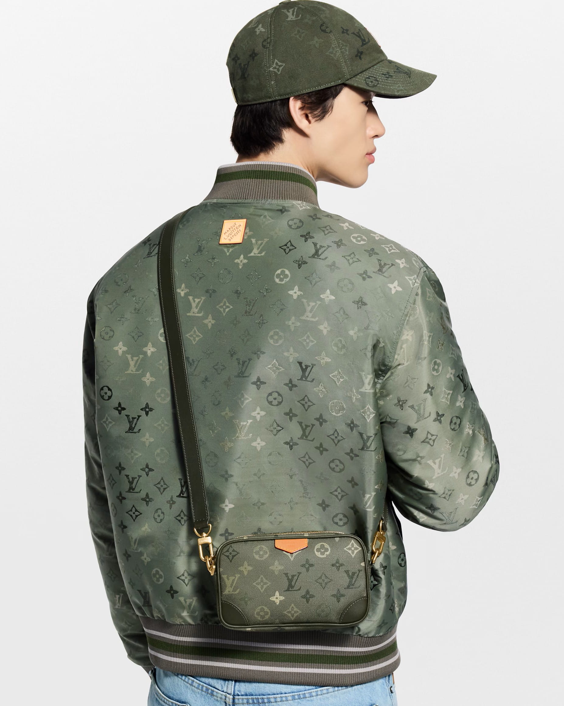 Túi đeo chéo Louis Vuitton Trocadéro Wearable Wallet M26937 5