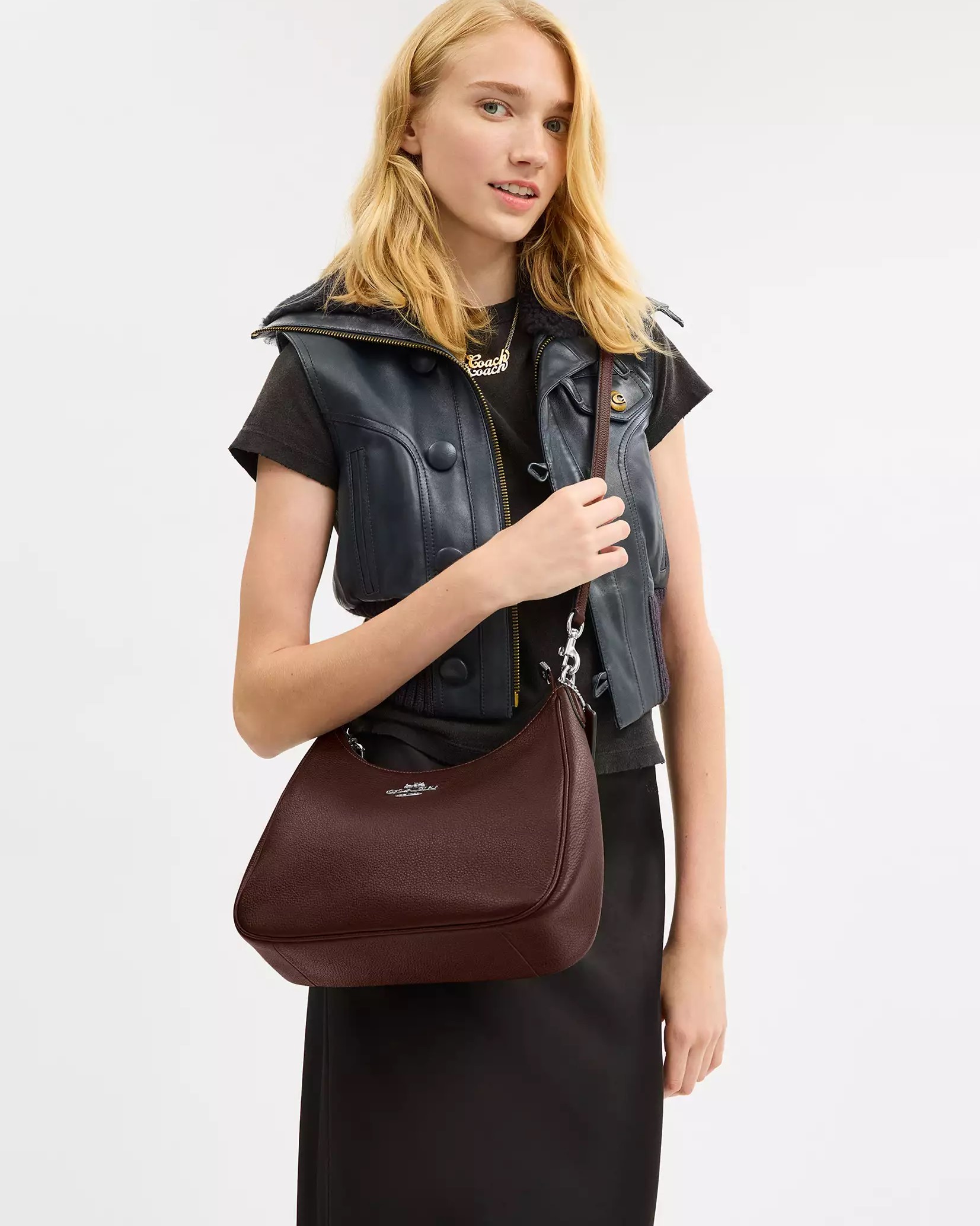 Túi đeo vai nữ Coach Teri Hobo Maple CV935 7