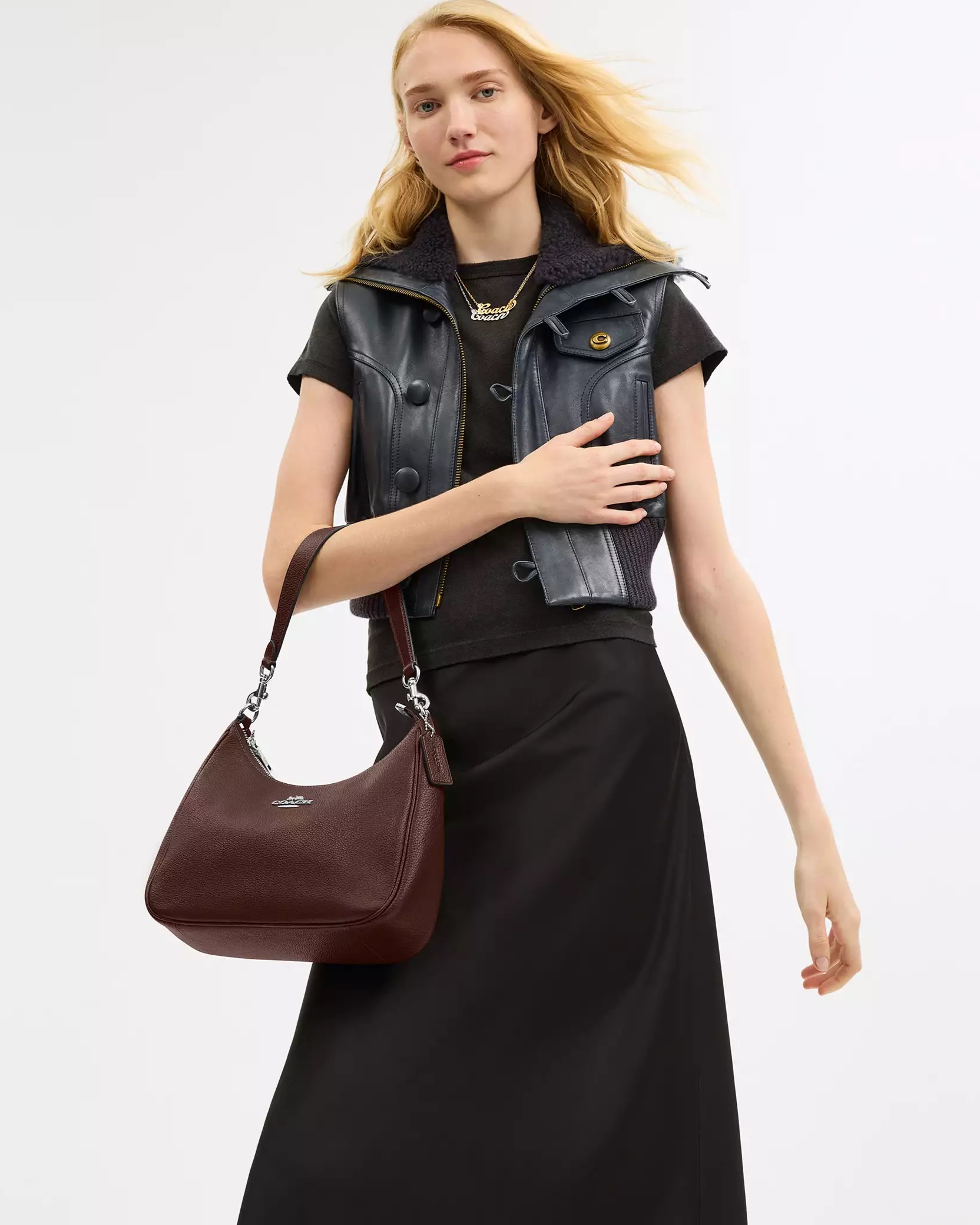Túi đeo vai nữ Coach Teri Hobo Maple CV935 10