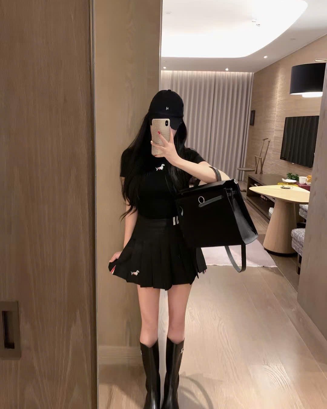 Set áo thun váy xếp ly ngắn Thom browne 4