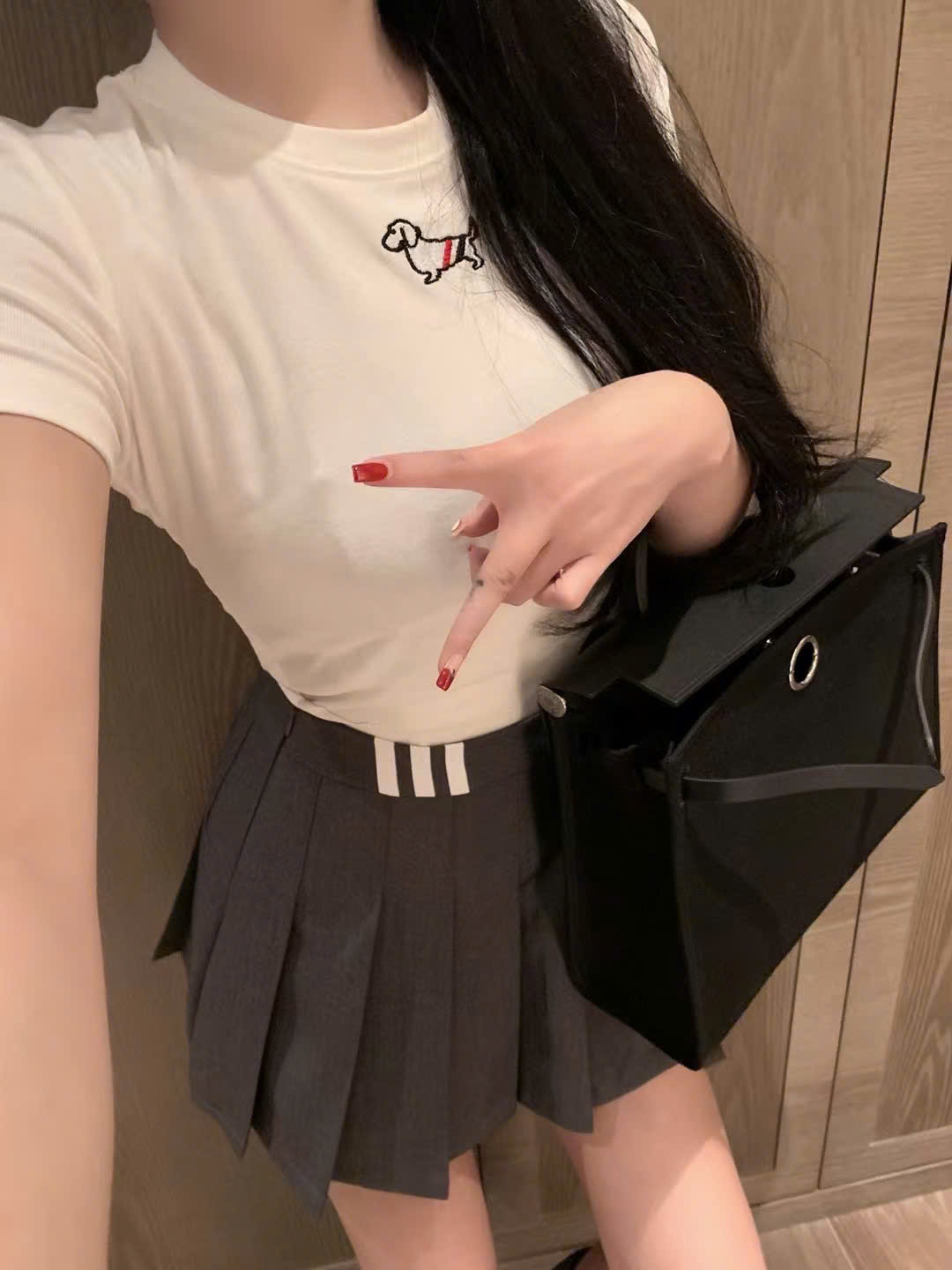 Set áo thun váy xếp ly ngắn Thom browne 8