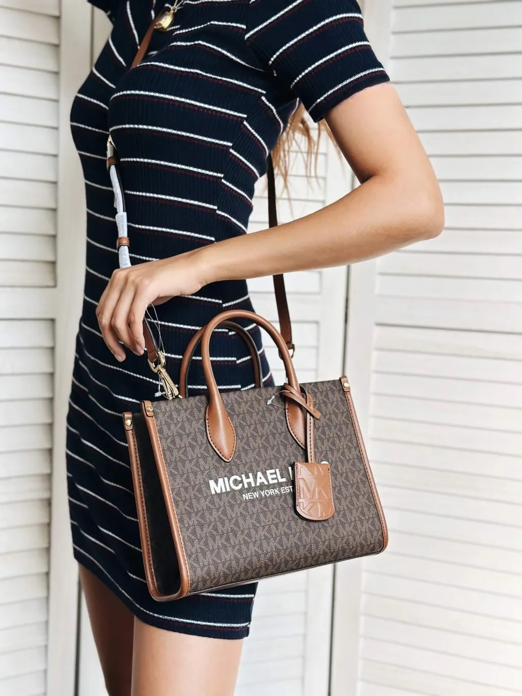 TÚI XÁCH NỮ MICHAEL KORS MIRELLA SMALL SIGNATURE LOGO CROSSBODY BAG BROWN 35F2G7ZC5B 1