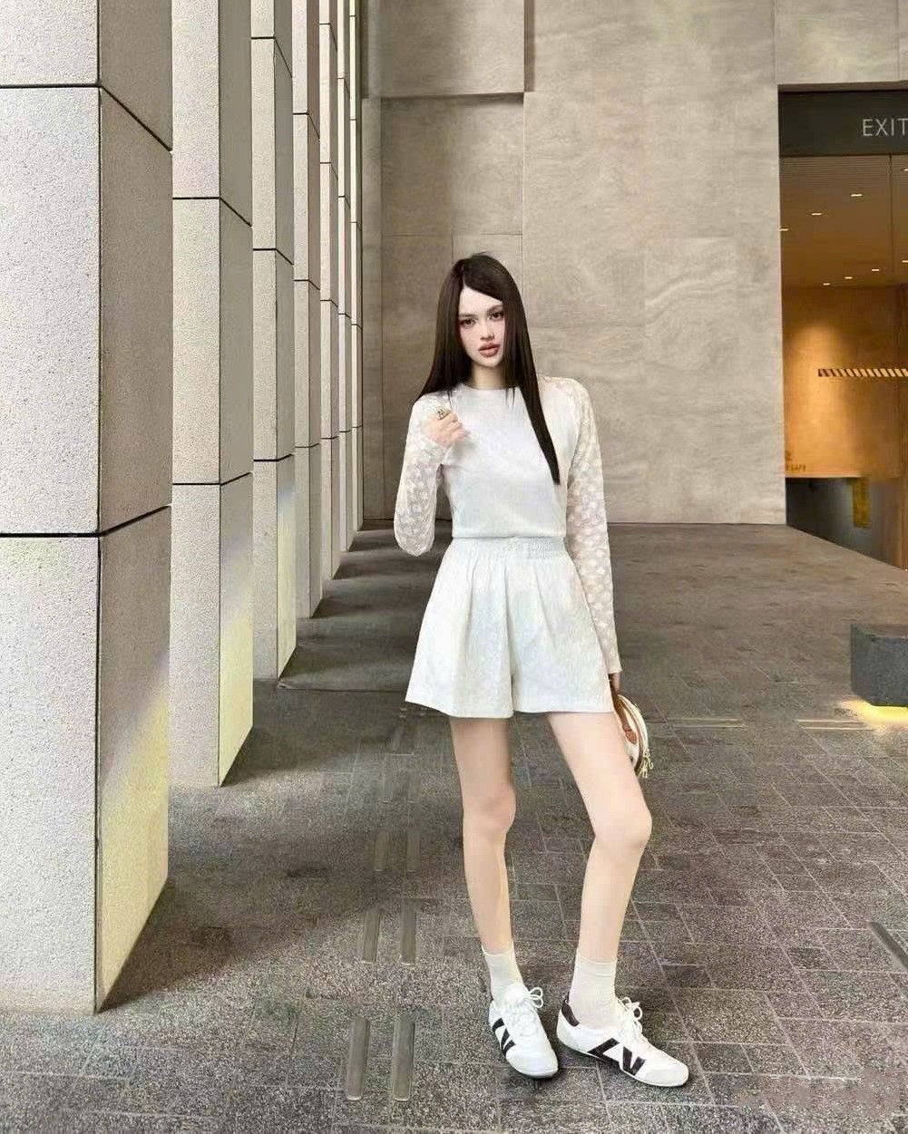 Set áo quần thun phối ren trắng LV 11