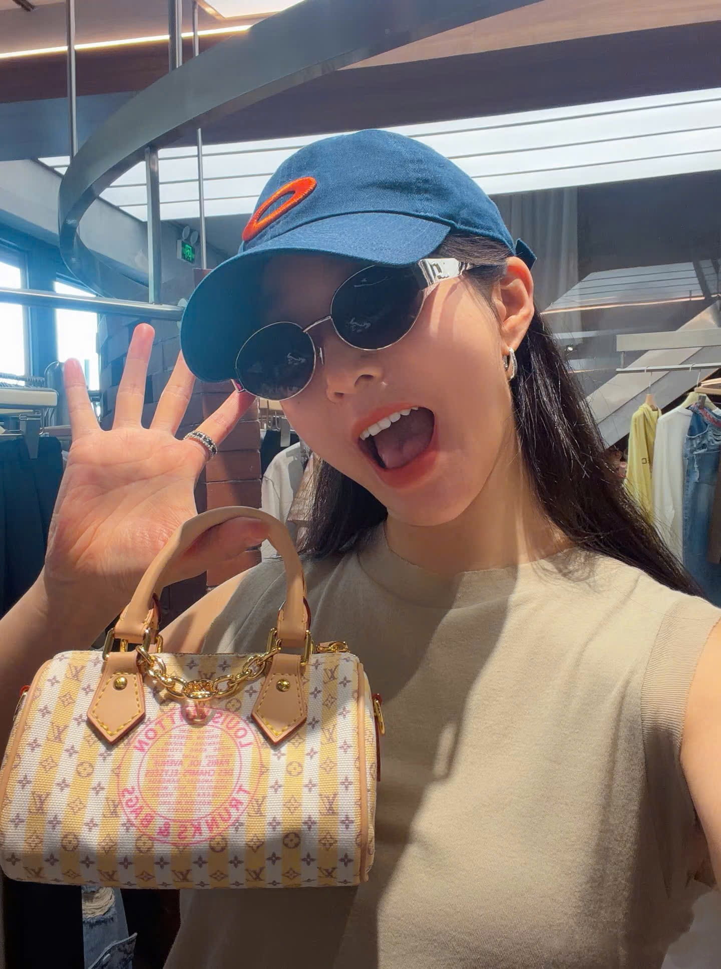 Túi trống Louis Vuitton Speedy Bandoulière 20 LV Stamp Nude Rose 8