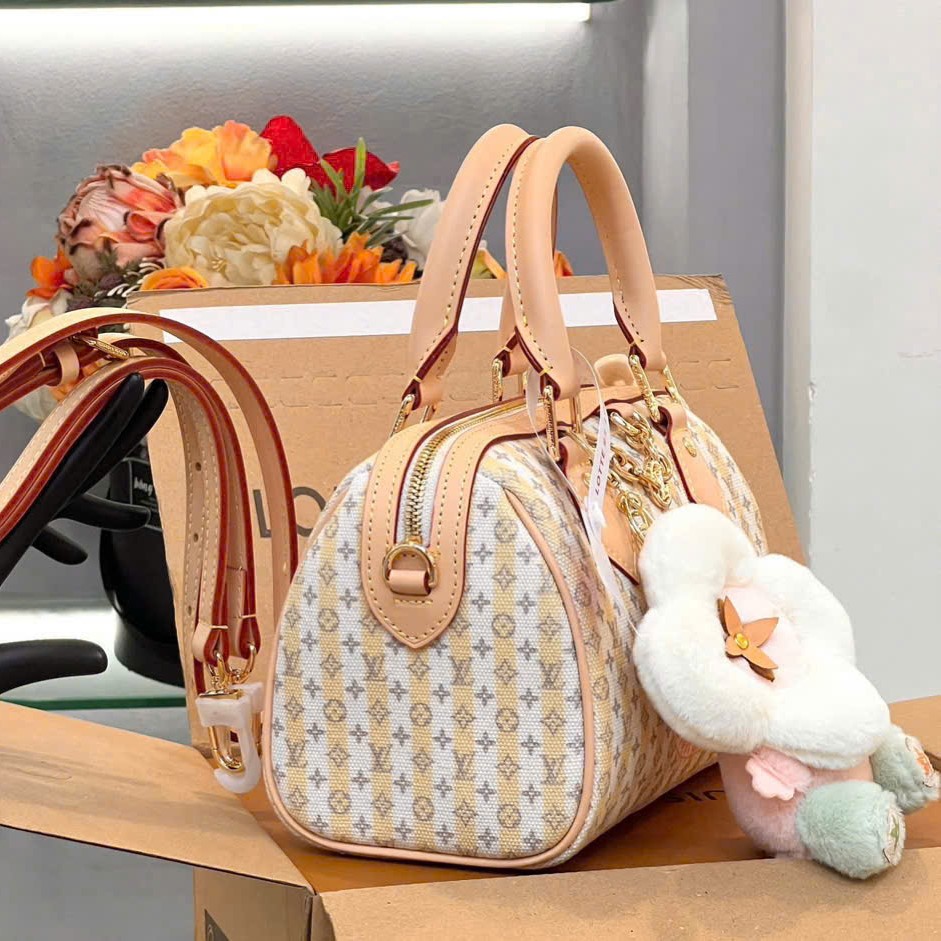Túi trống Louis Vuitton Speedy Bandoulière 20 LV Stamp Nude Rose 12