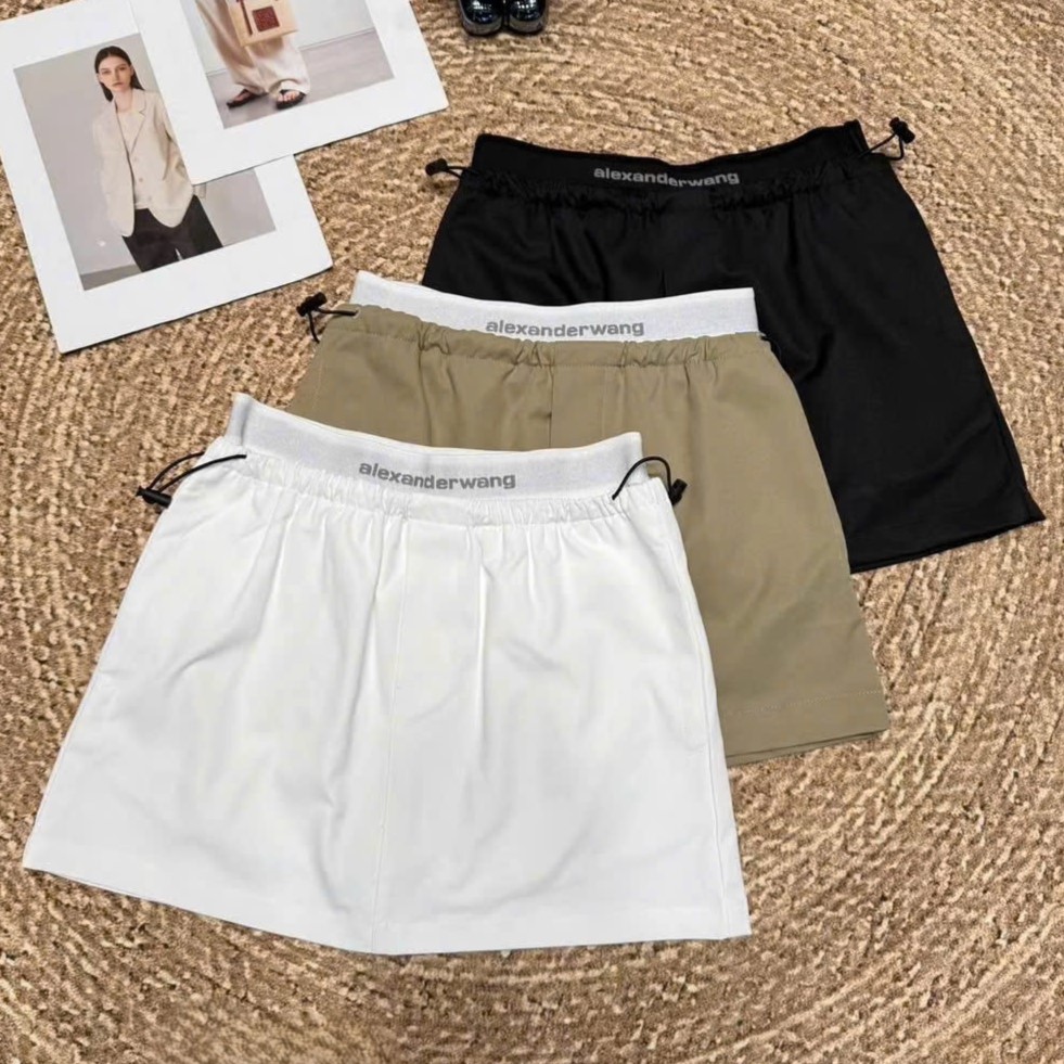Set váy ngắn lưng thun kèm áo thun Alexander Wang trắng đen 5