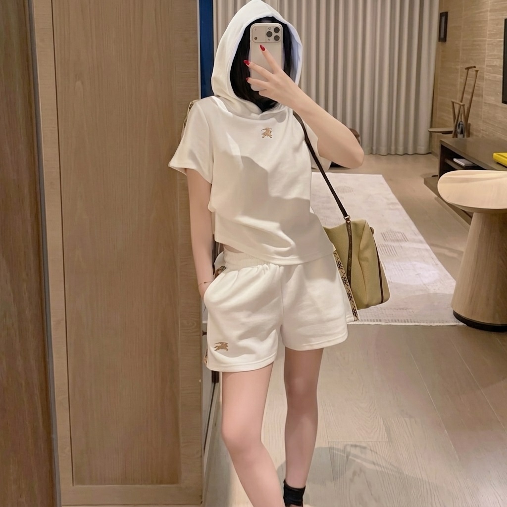 Set bộ áo có nón quần ngắn thun Burberry 6