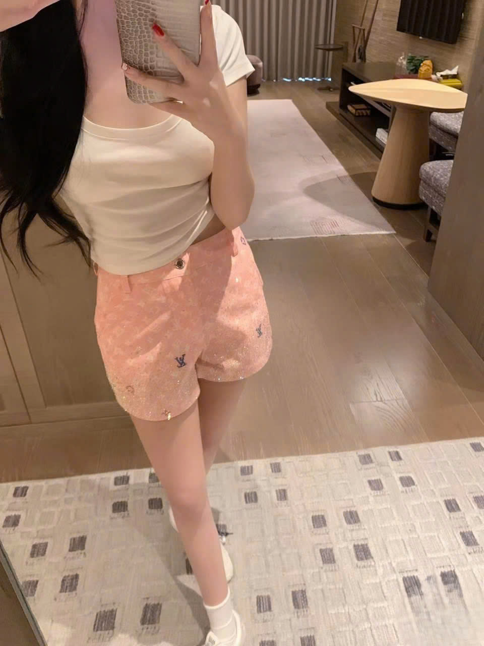 Quần short nữ LV màu cam và xanh dương lợt 4
