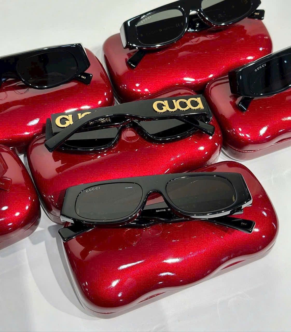 Kính Gucci Geometric Black Frame Sunglasses GG1771S 5