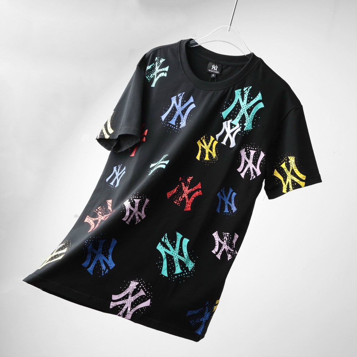 Áo phông cộc tay cổ tròn MLB dòng Unisex màu đen  Linh VNXK