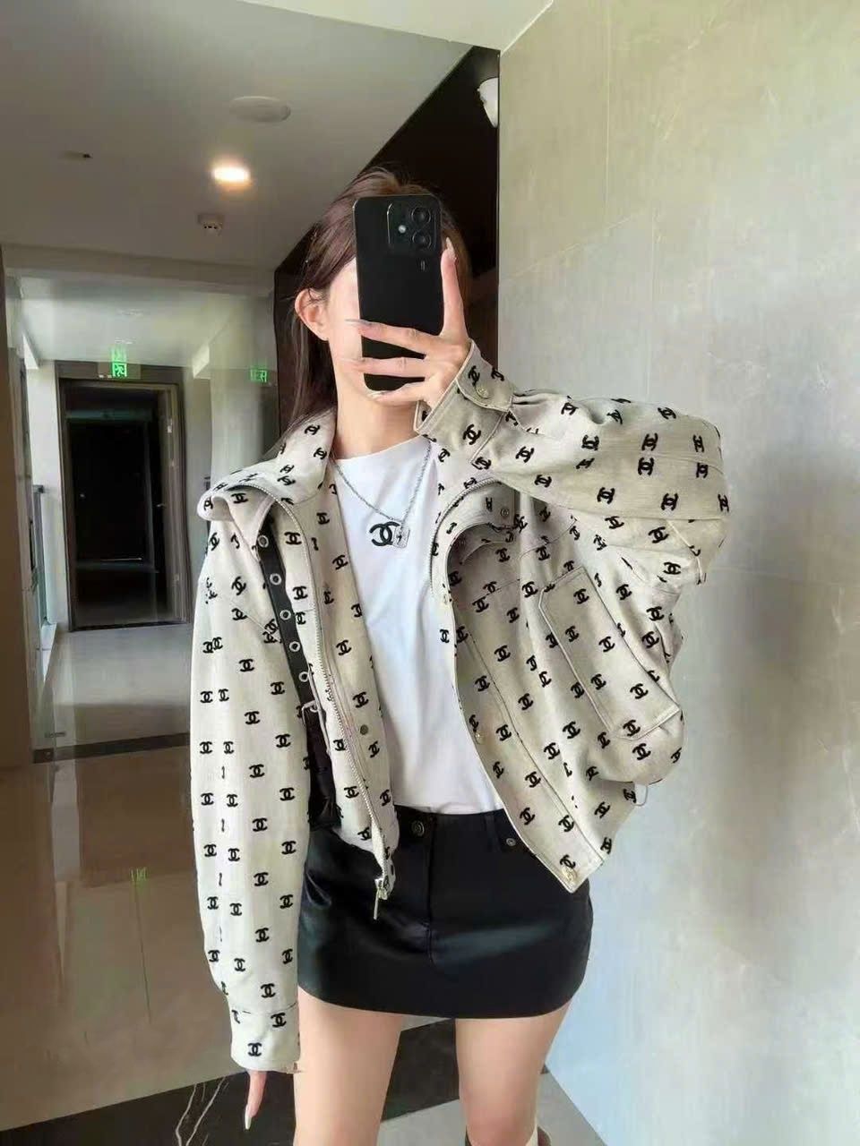Áo khoác Chanel nữ có nón 5