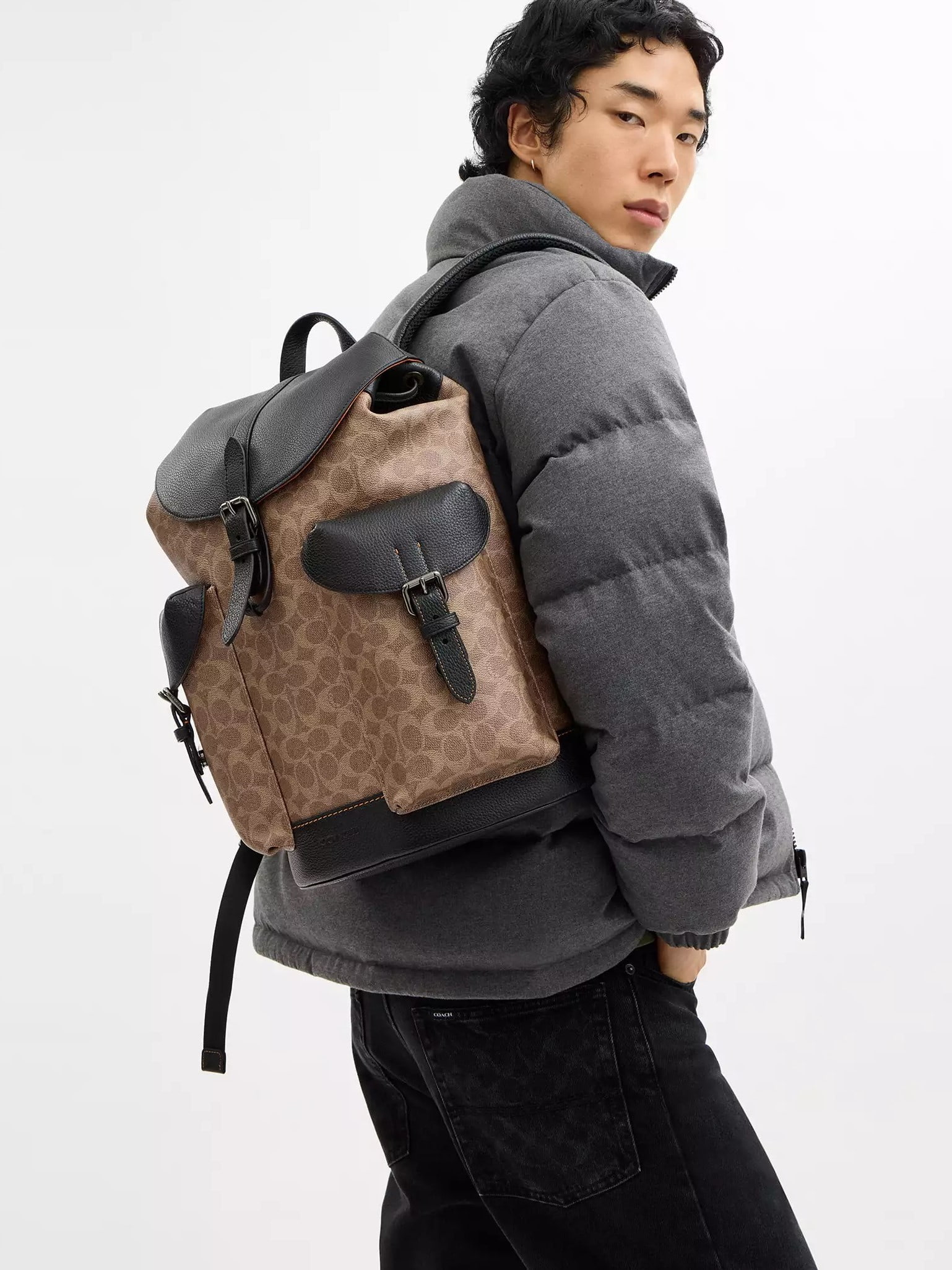 Ba lô Coach Warner Backpack In Signature Canvas Tan Black CW211 3