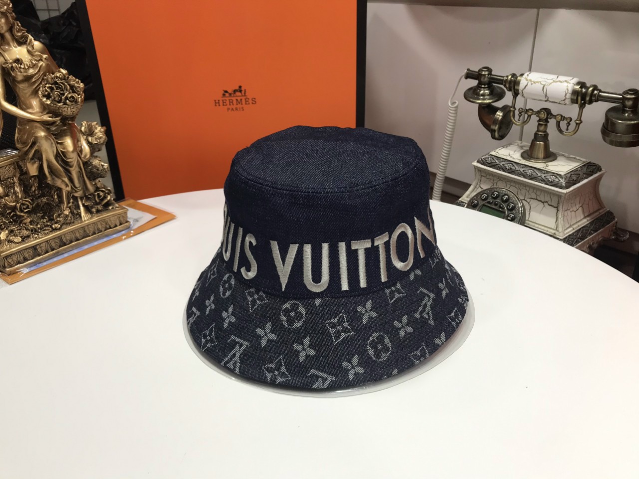 Mũ nam Louis Vuitton họa tiết đính đá màu trắng MLV14 siêu cấp like auth  99  DUONG STORE 