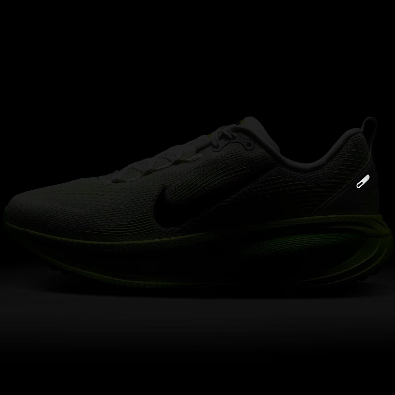 Giày Nike Vomero 18 Road Running Shoes White Electric Green HM6804-102 2
