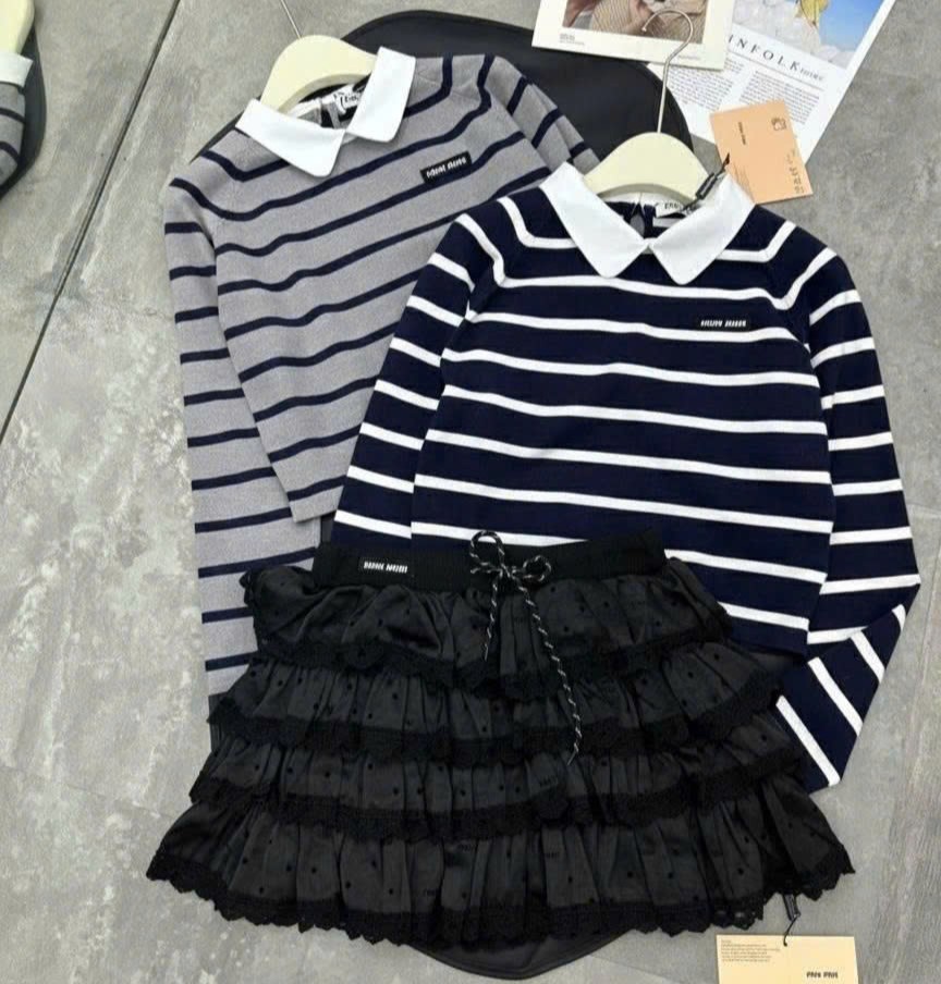 Set áo thun sọc ngang váy ngắn xếp tầng đen Miu Miu 5