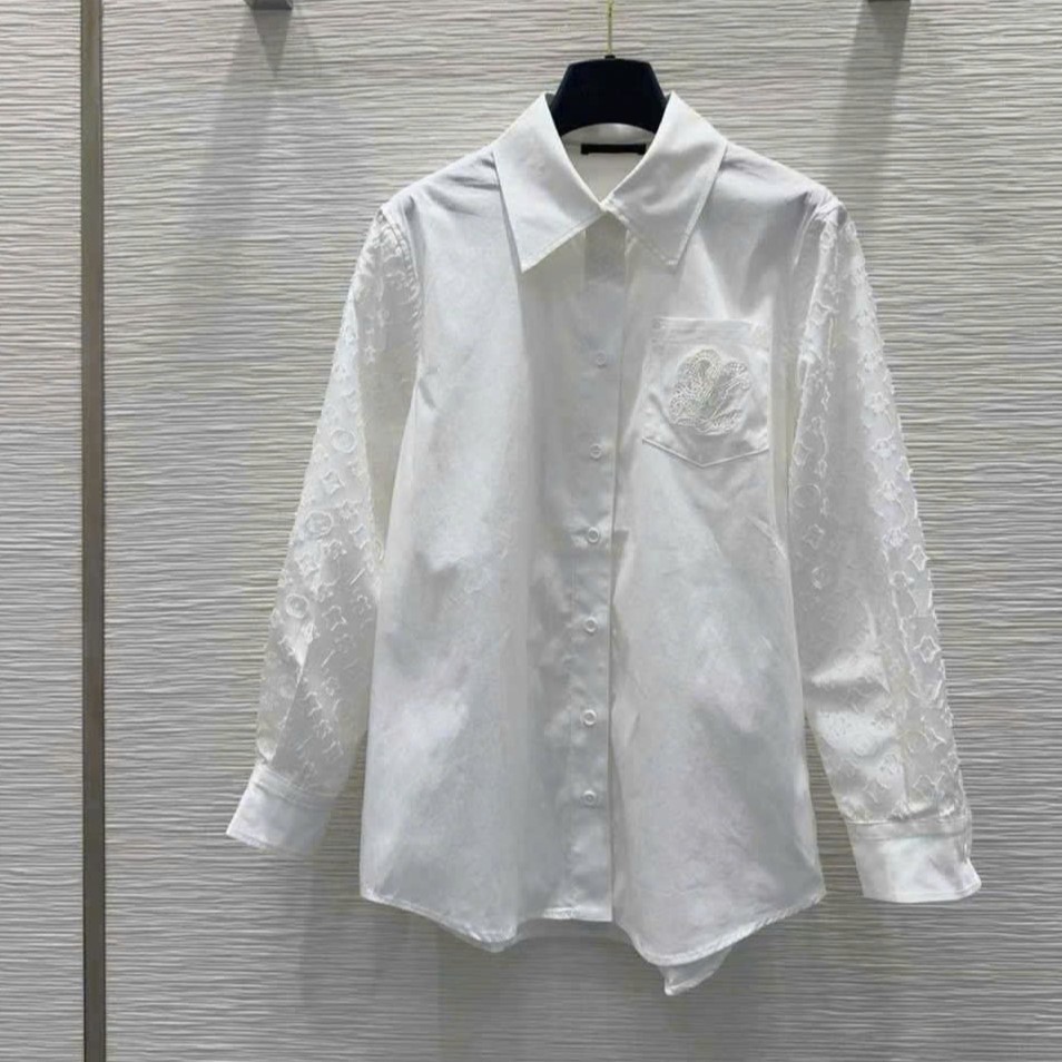 Set áo sơ mi trắng tay dài quần jean xanh LV 2