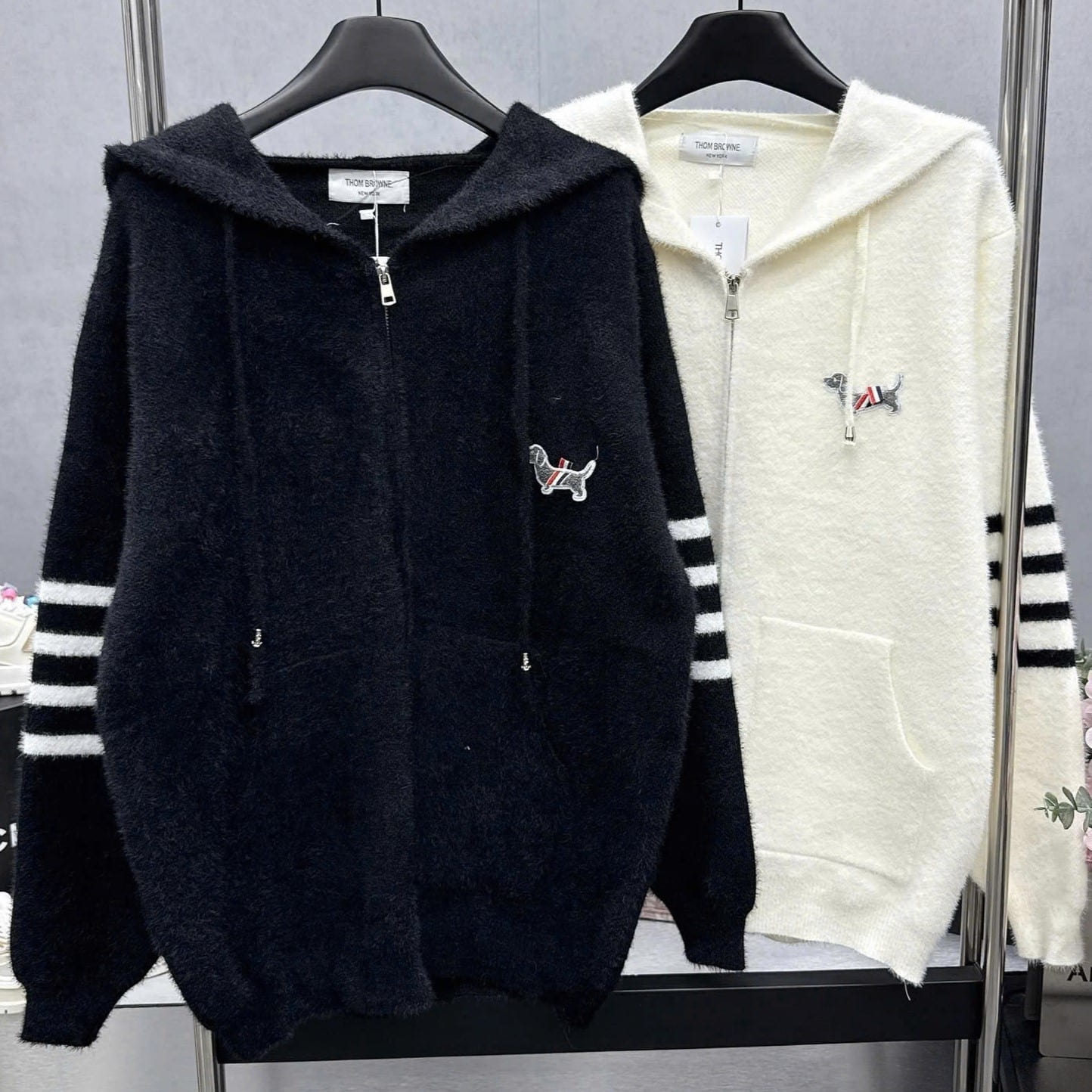 Áo khoác len trắng đen Thom Browne 6