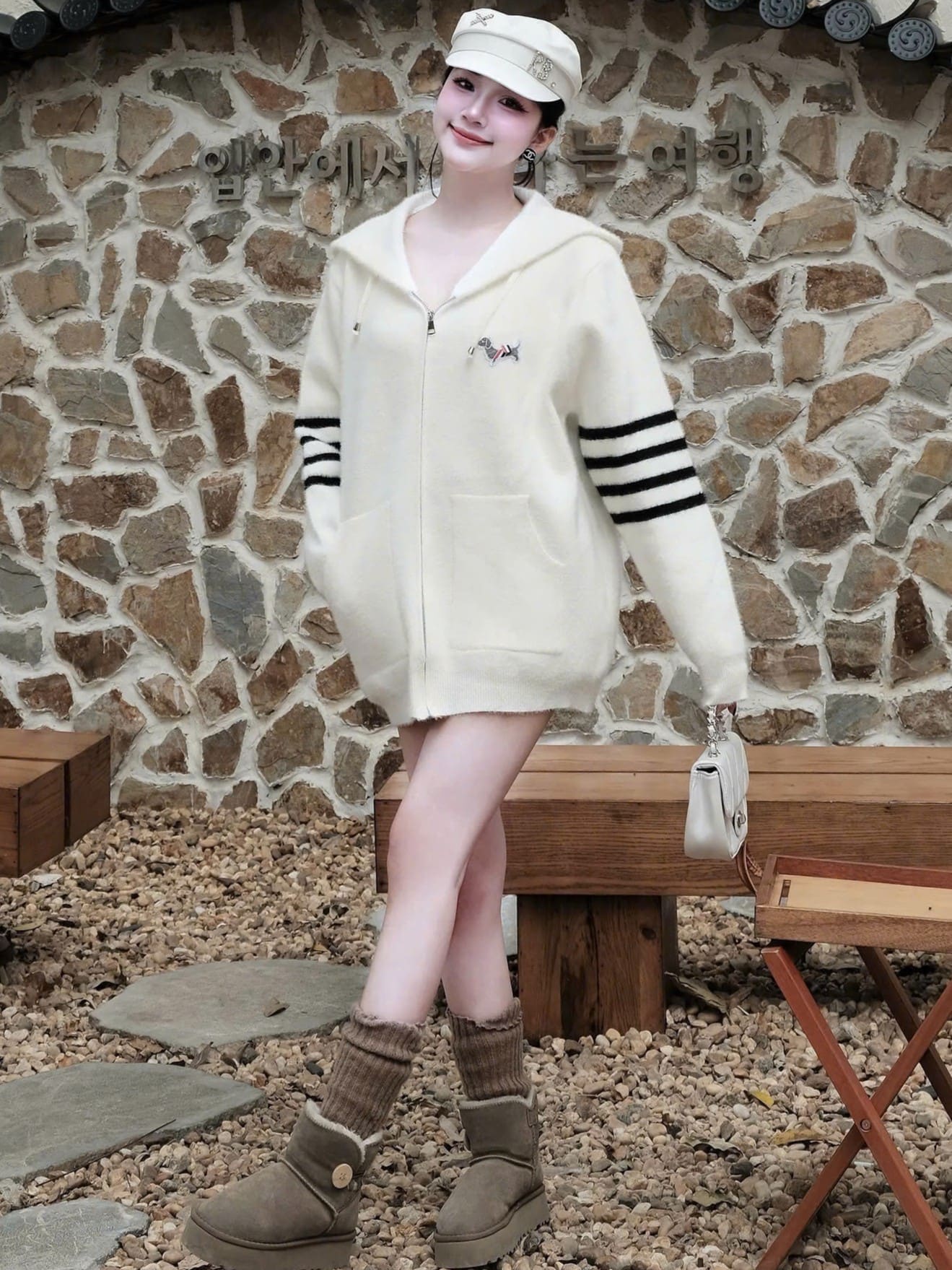 Áo khoác len trắng đen Thom Browne 10