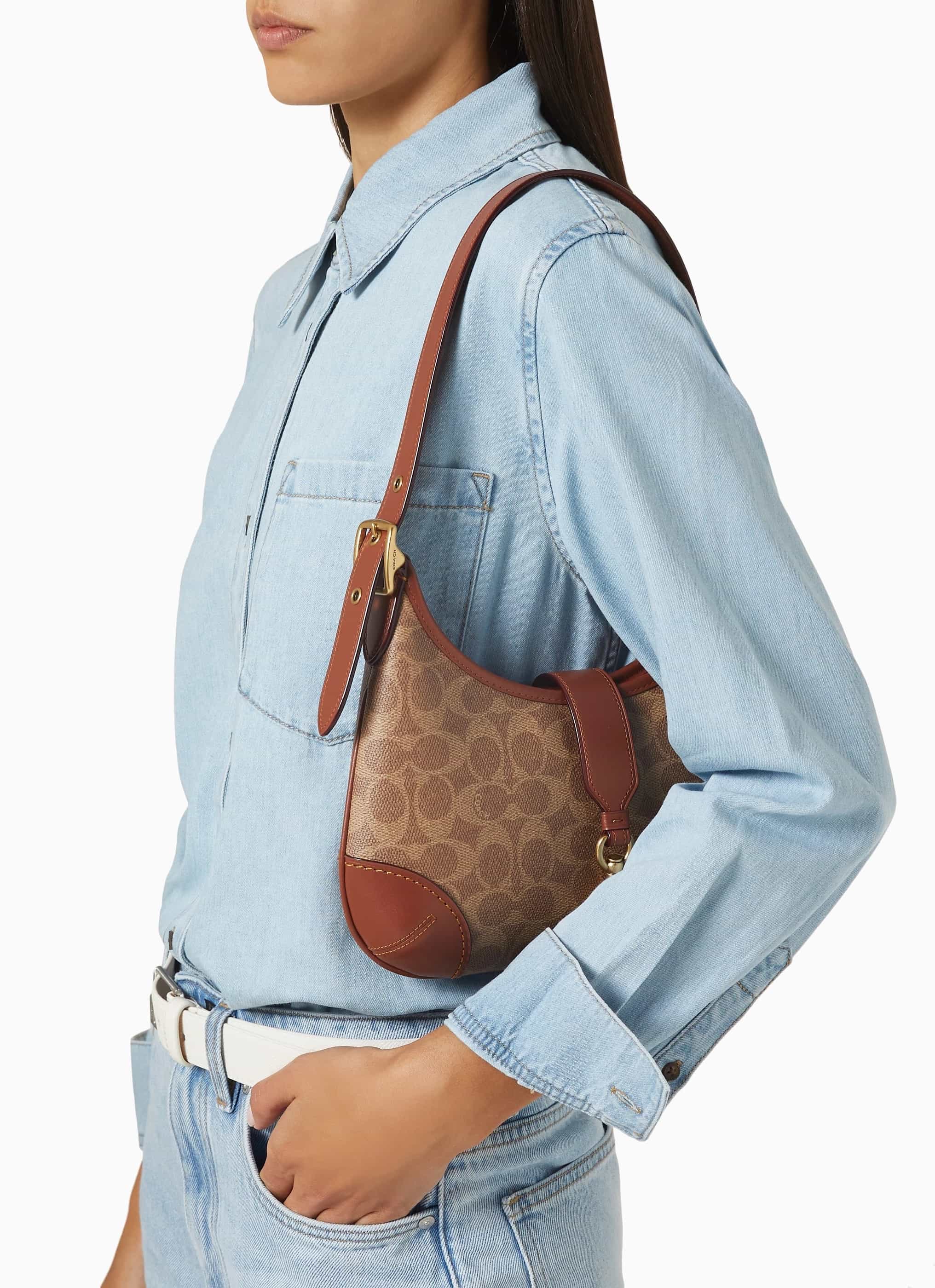 Túi kẹp nách Coach Hamptons Hobo Bag In Signature Canvas Tan Caramel CY934 6