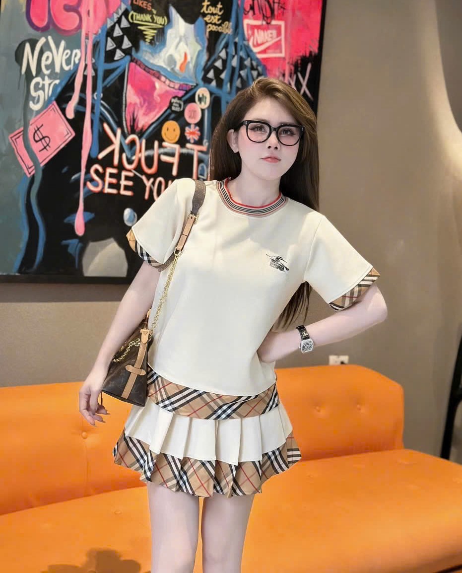 Set áo váy thun Burberry viều nâu 6