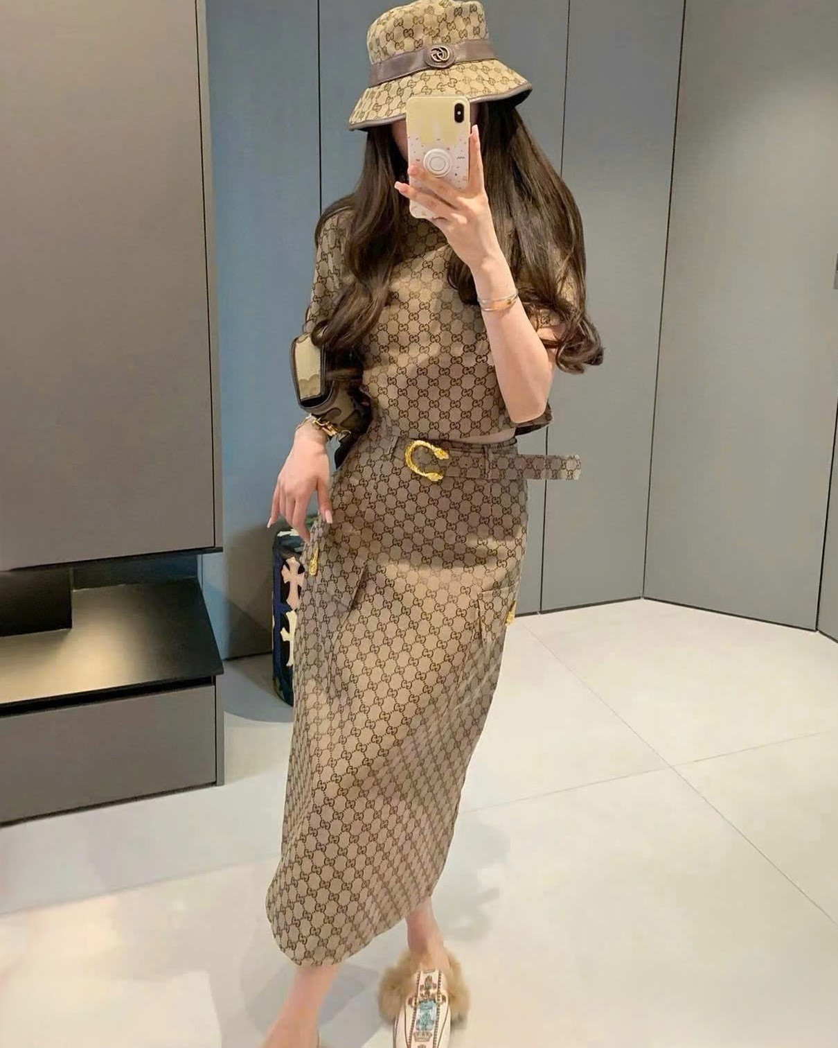 Set áo ngắn chân váy ôm dáng dài nâu Gucci 5