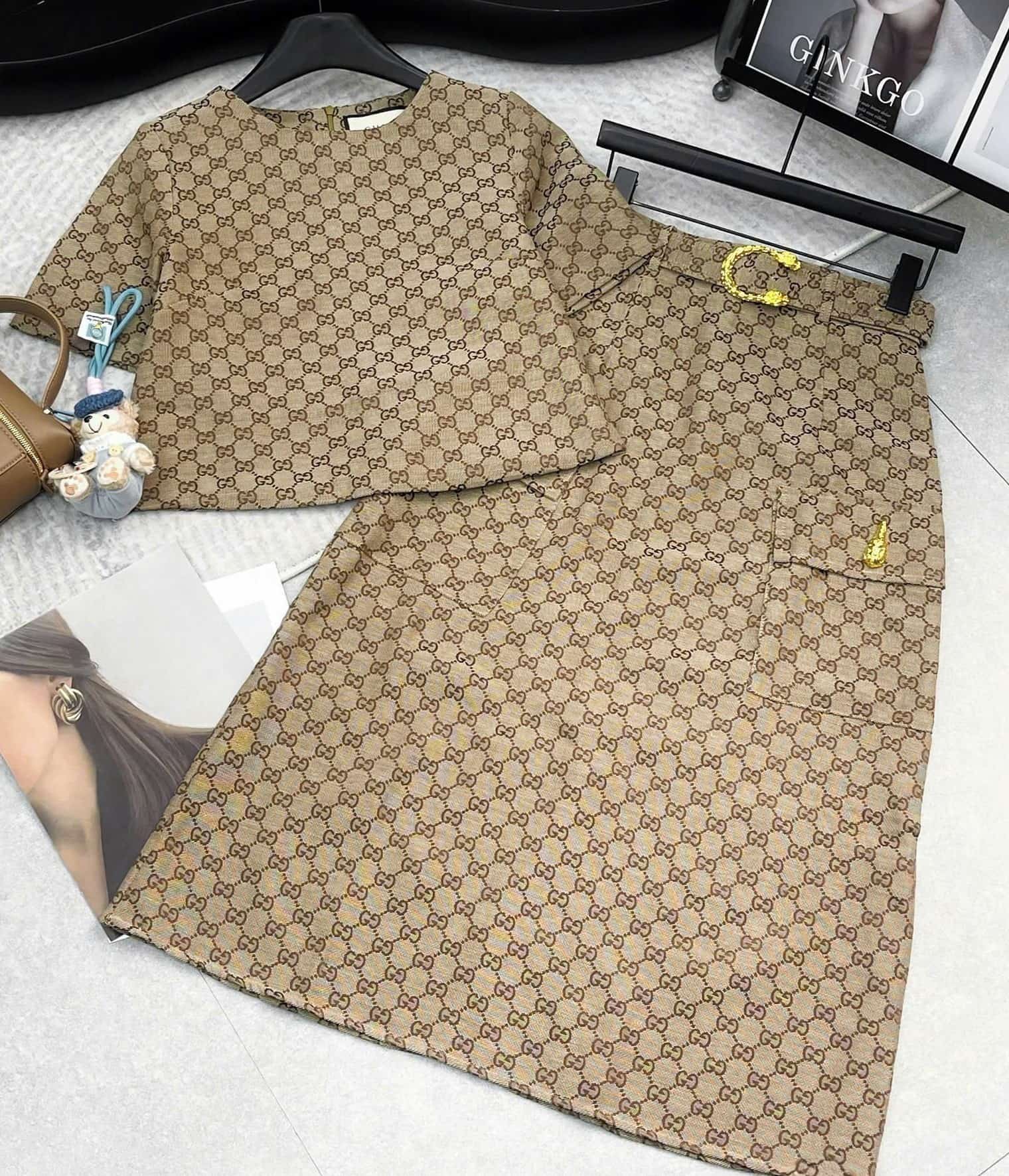 Set áo ngắn chân váy ôm dáng dài nâu Gucci 6
