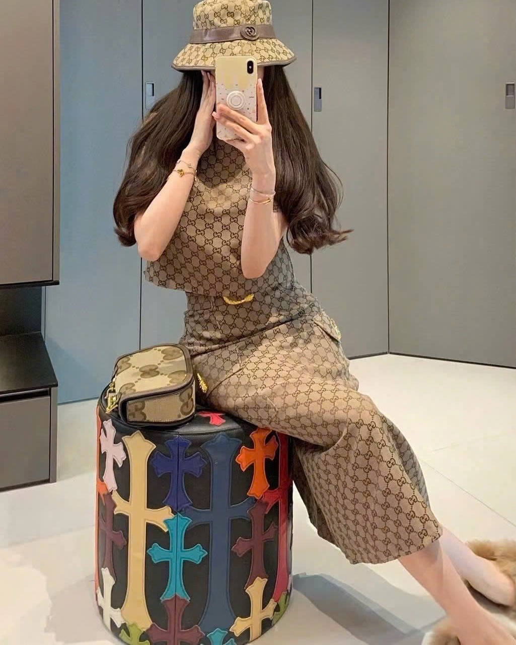 Set áo ngắn chân váy ôm dáng dài nâu Gucci 9