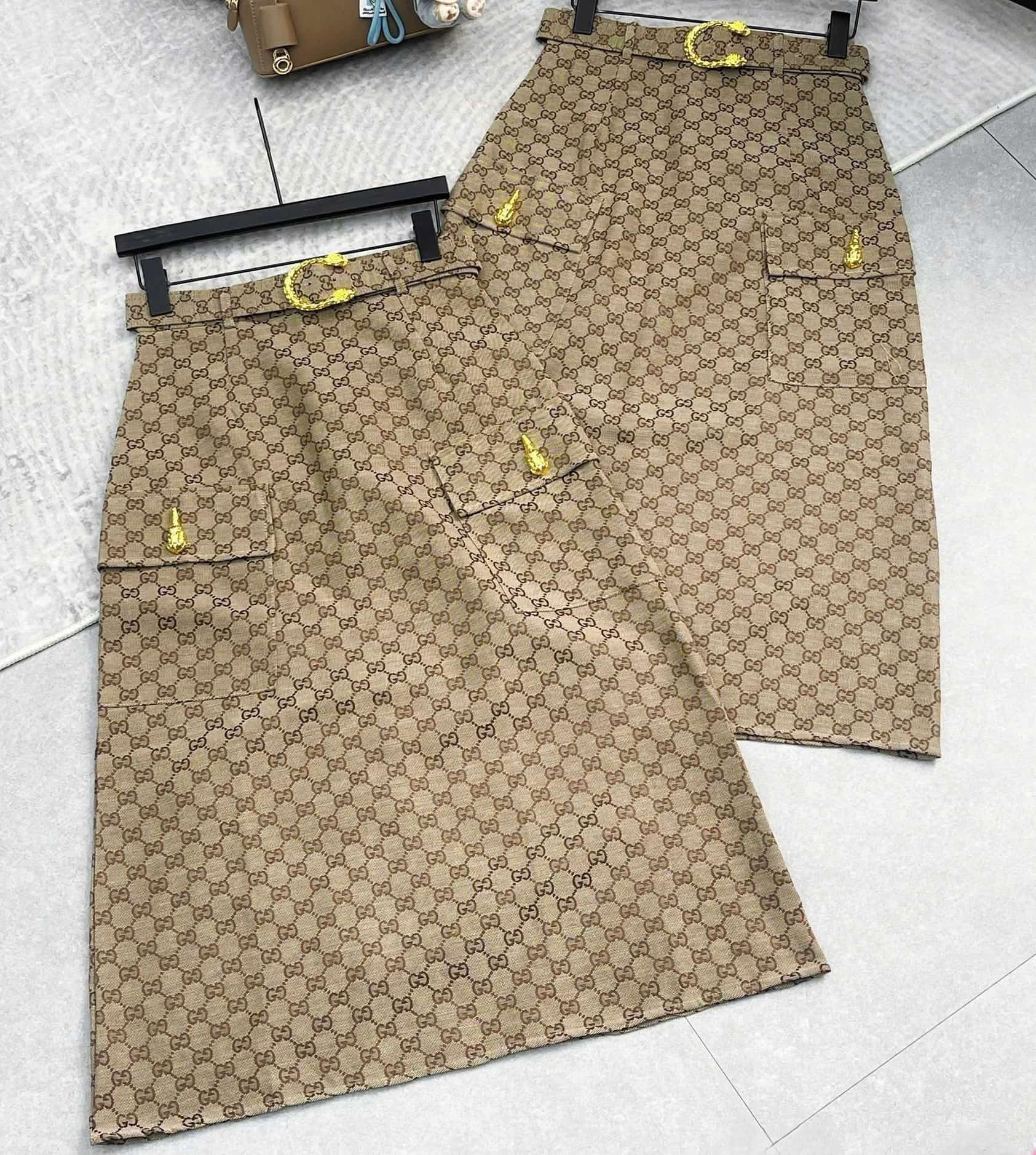 Set áo ngắn chân váy ôm dáng dài nâu Gucci 14