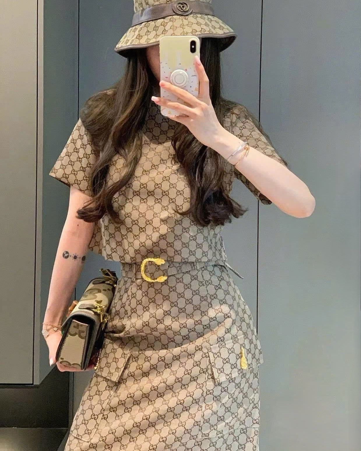Set áo ngắn chân váy ôm dáng dài nâu Gucci 13