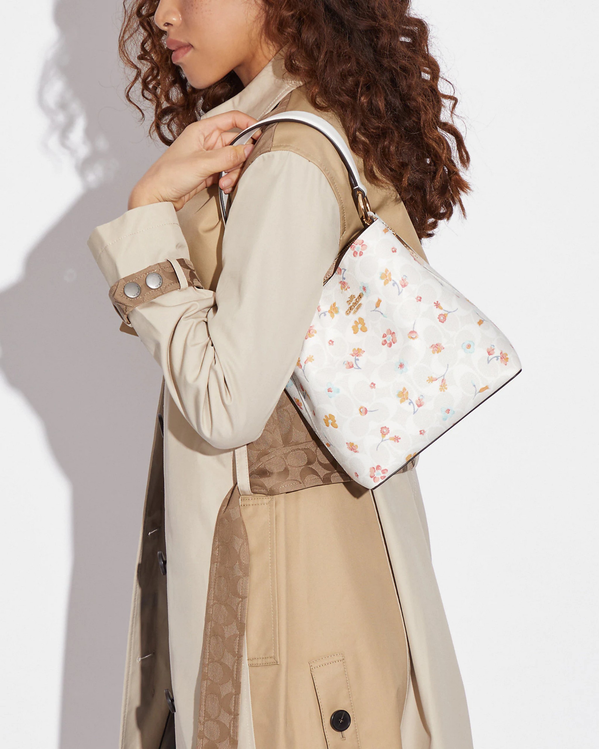 TÚI COACH SMALL TOWN BUCKET BAG IN SIGNATURE CANVAS WITH MYSTICAL FLORAL PRINT 6