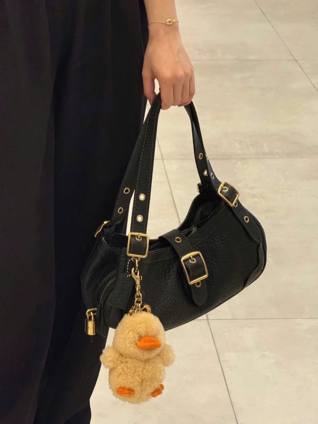 Túi đeo vai Coach Drifter Shoulder Bag 31 Black CFM45 4