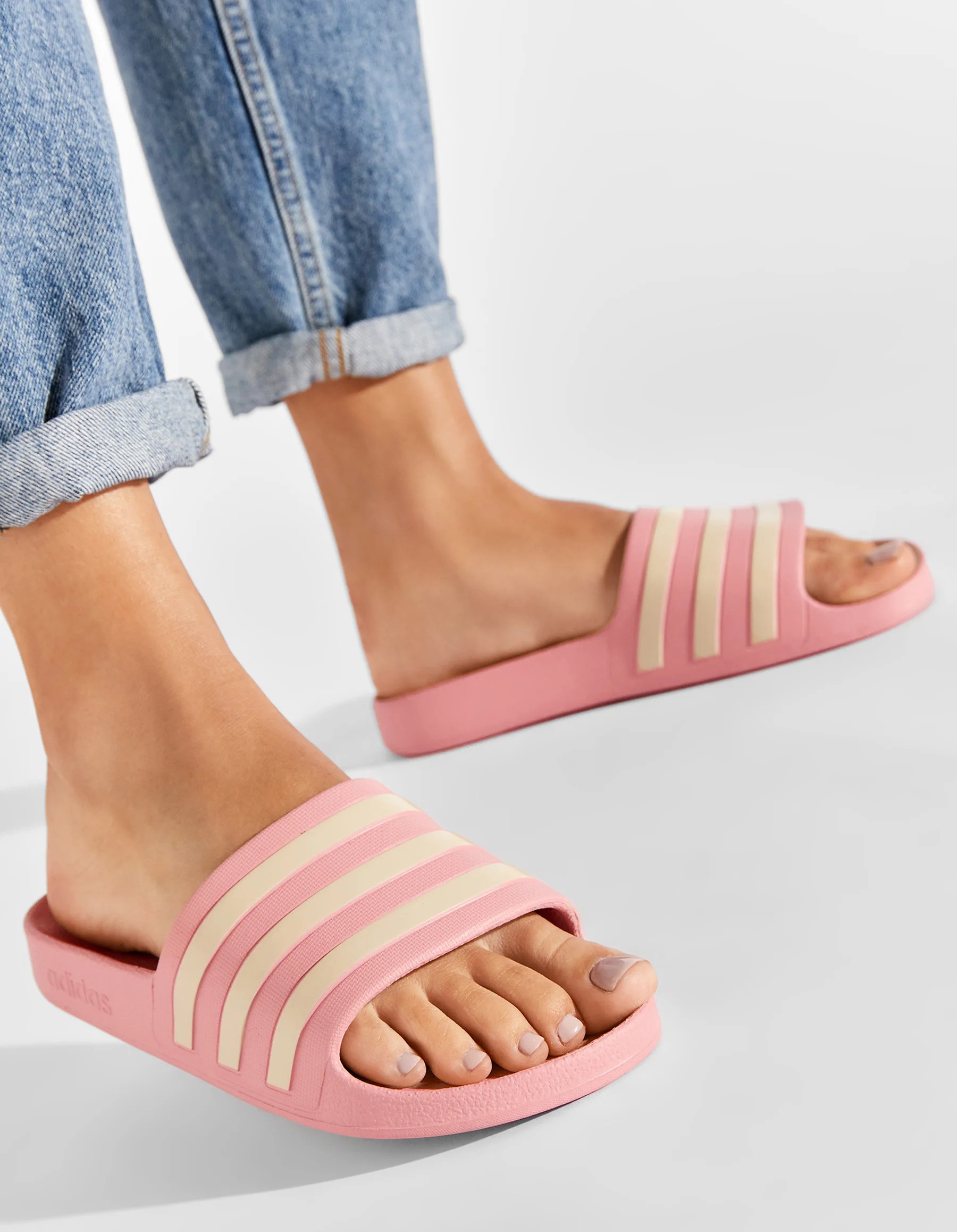 Dép Adidas quai ngang Adilette Aqua Slides Wonder Mauve GZ5877 1