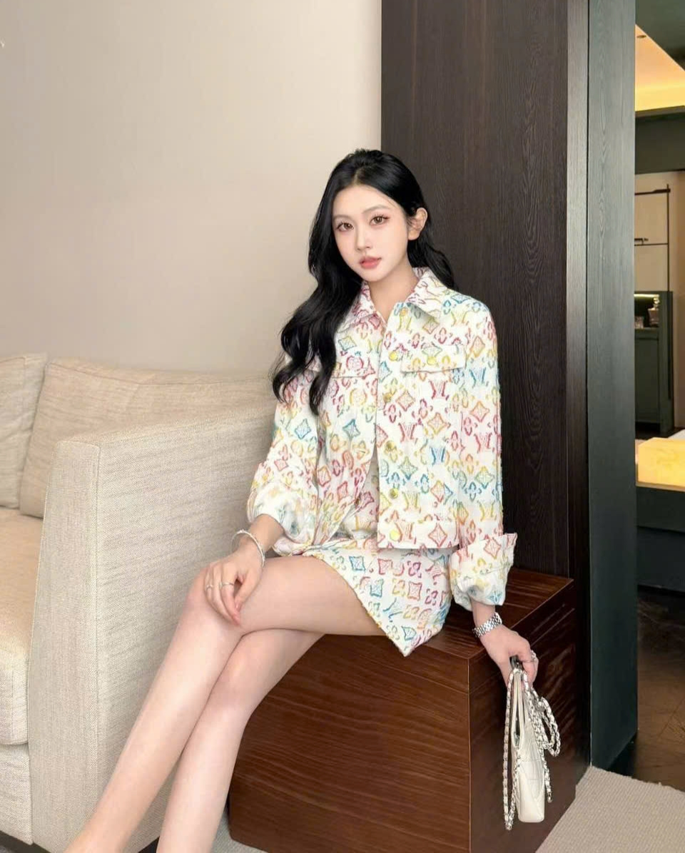 Set full áo quần dài và váy ngắn LV màu loang 11