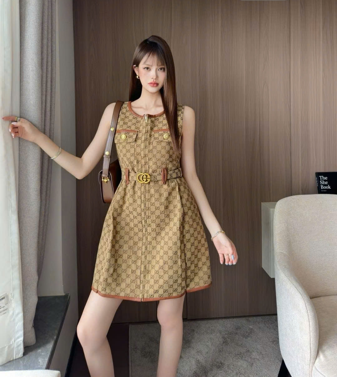Đầm nữ Gucci kèm đai khuy khoá dập nổi logo 2