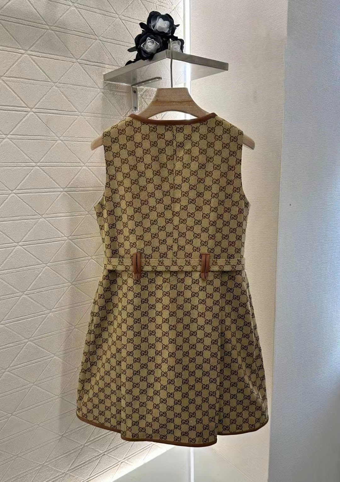 Đầm nữ Gucci kèm đai khuy khoá dập nổi logo 5