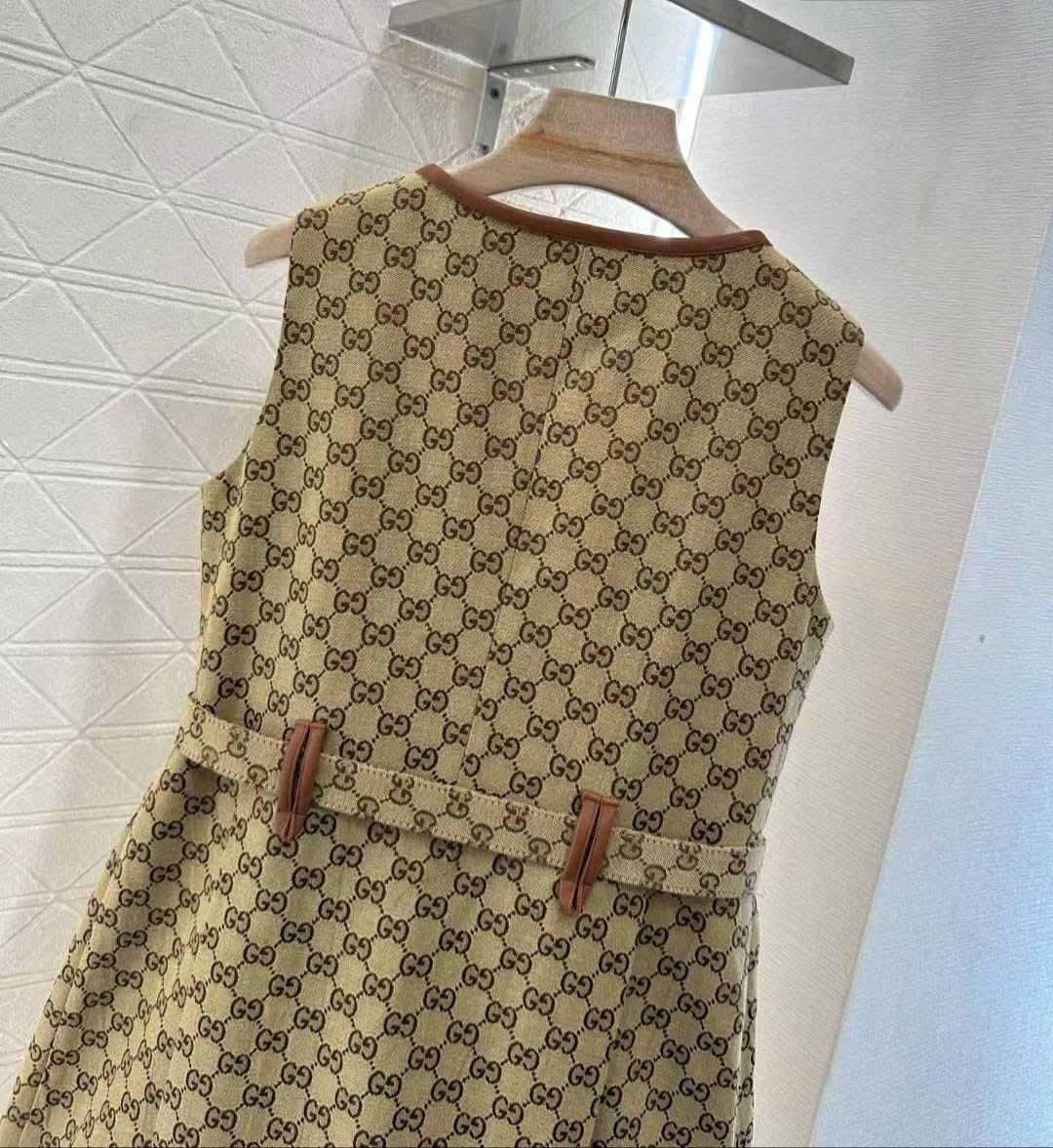Đầm nữ Gucci kèm đai khuy khoá dập nổi logo 6
