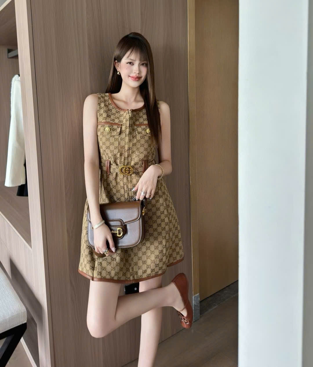 Đầm nữ Gucci kèm đai khuy khoá dập nổi logo 17