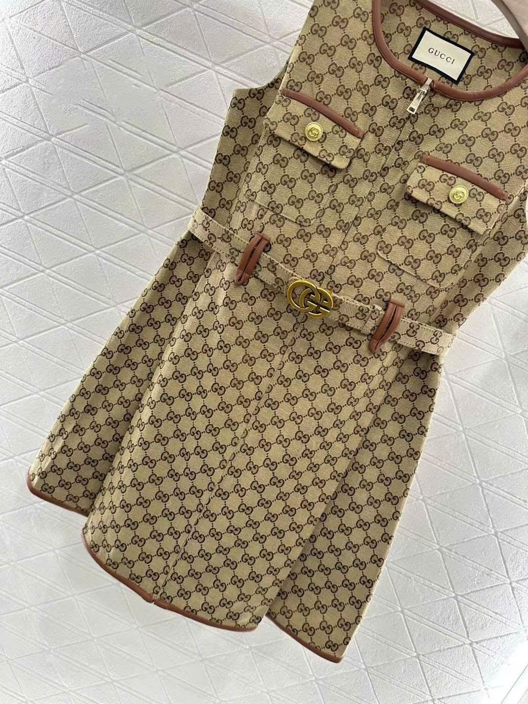 Đầm nữ Gucci kèm đai khuy khoá dập nổi logo 18